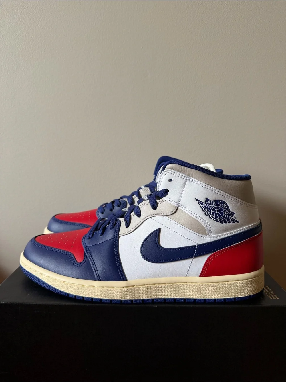 Air Jordan 1 Mid White Royal Blue DQ8426-102 Men’s Size 11
